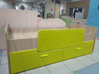 Детская кровать с ящиками 80х160 Умка К-001 лайм глянец